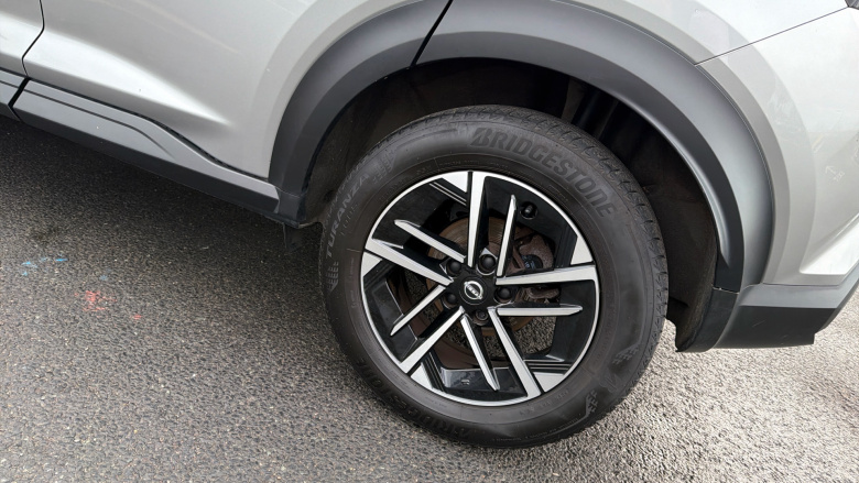 Nissan Juke 1.0 DiG-T N-Connecta 5dr Petrol Hatchback